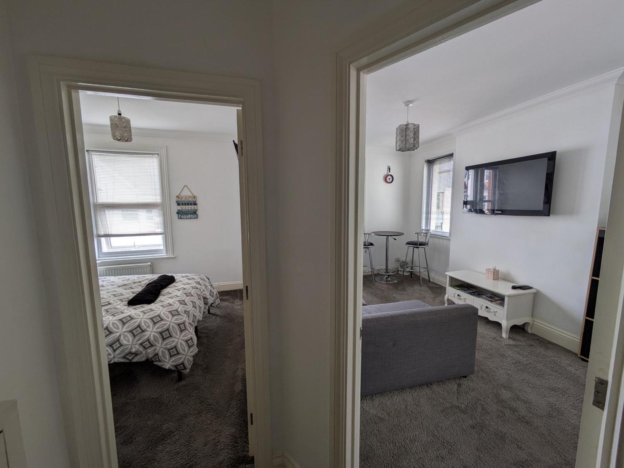 Josh's Place Near Paignton Apartment